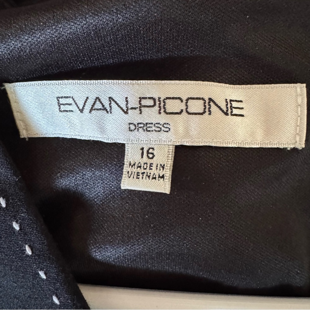 Evan Picone Black Sheath Dress V-Neck Cap Sleeve Size 16 - Picture 4 of 5